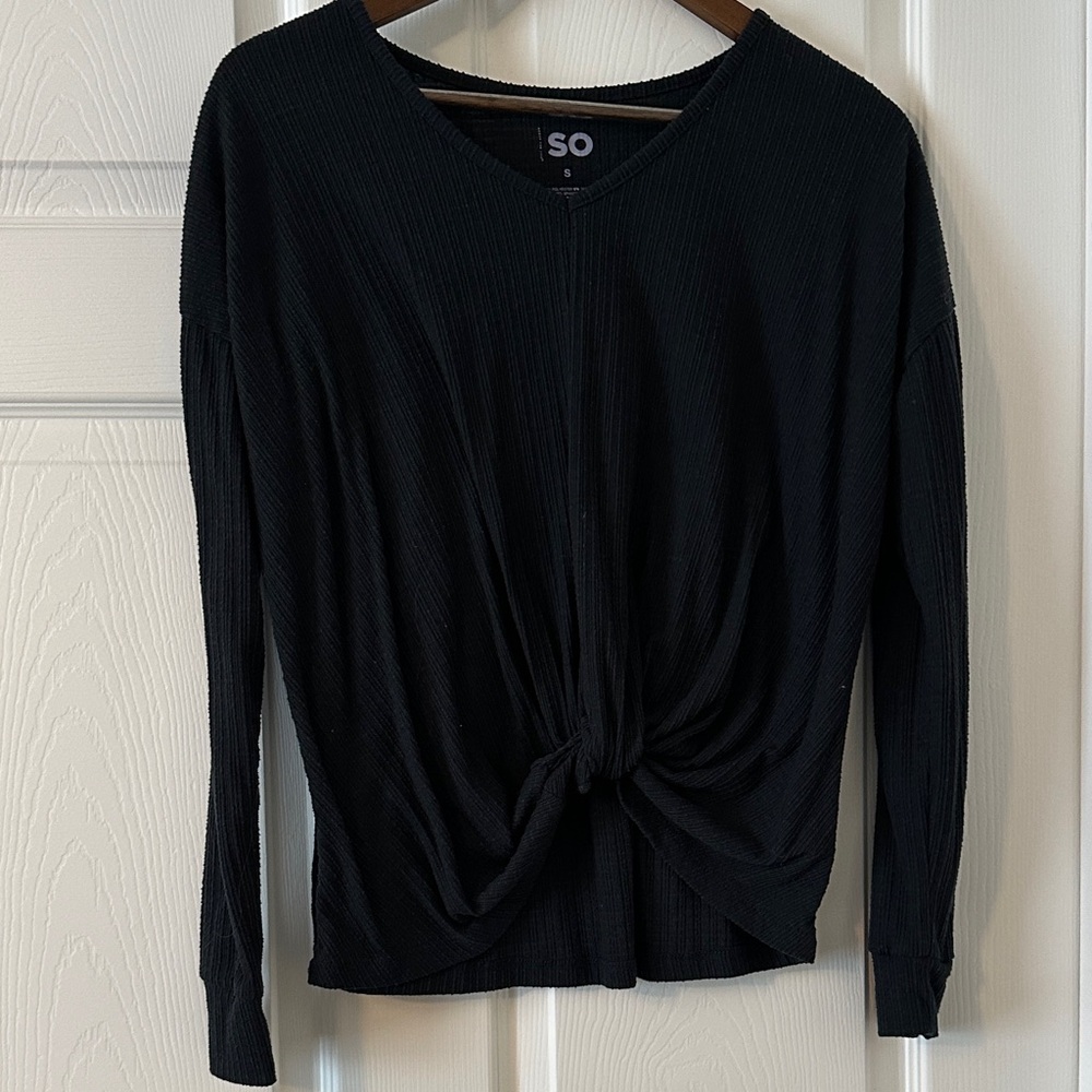 SO Women's Black Long Sleeve Knotted Tee